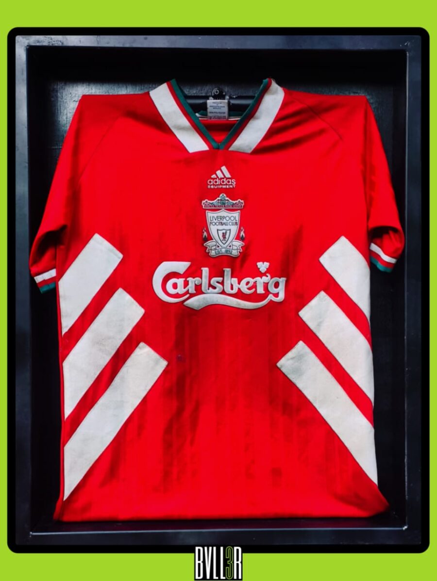 BVLL3R display of Robbie Fowler’s 94/95 Liverpool kit, with a hologram showcasing every key moment of his season, from his goals to assists.